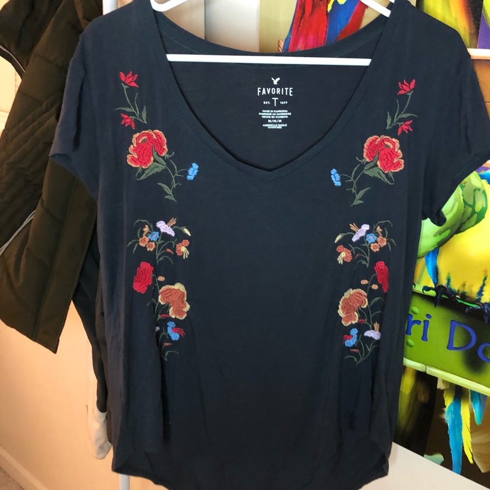 Embroidered lose T-shirt